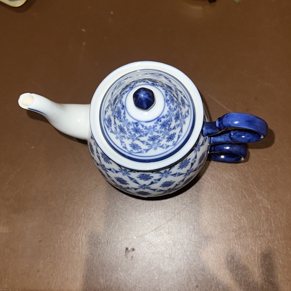 HARRY AND DAVID Stacked Teapot And Cup - Picture 3 of 8